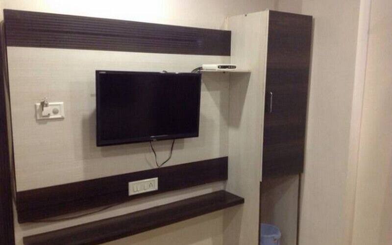 Shree Akshar Hotel, Ahmedabad 3